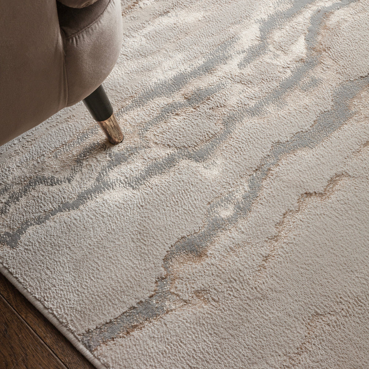 Aurora Linea Metallic Rug