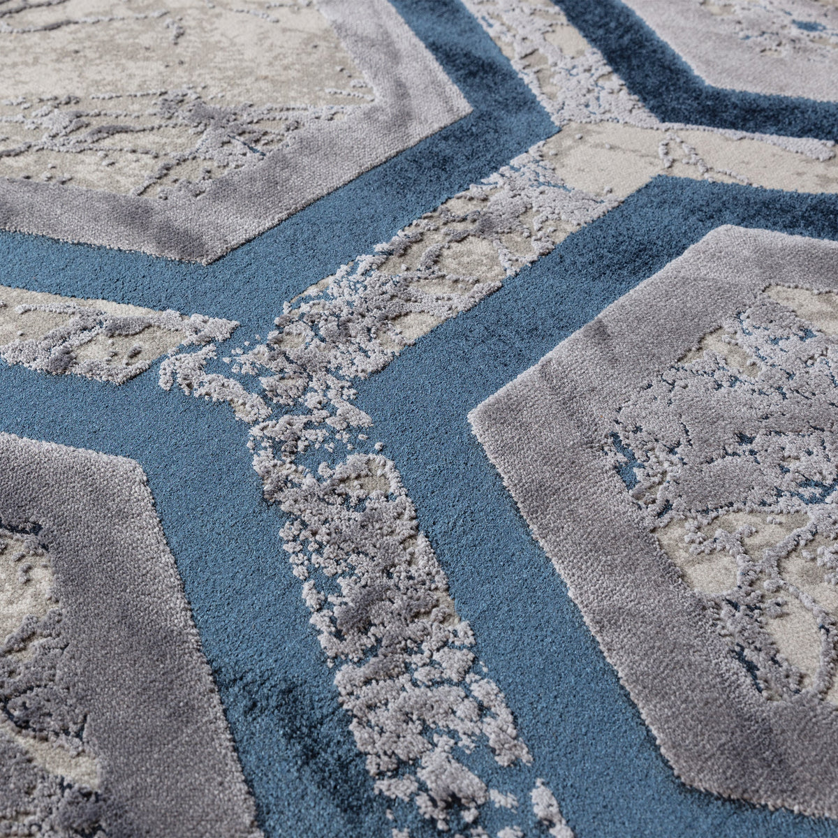 Aurora Hexagon Metallic Blue Rug